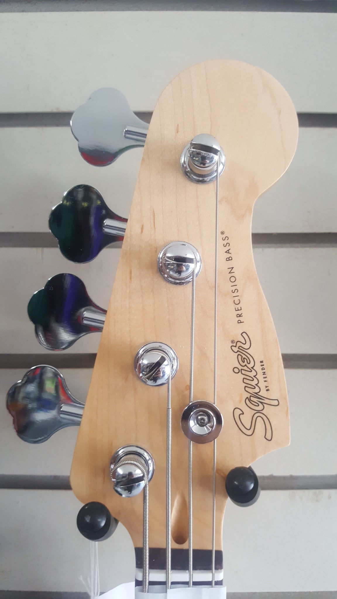 Fender bass Squier